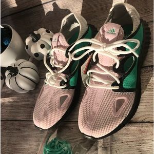 🍂 ADIDAS Womens Running Sneaker 🍂